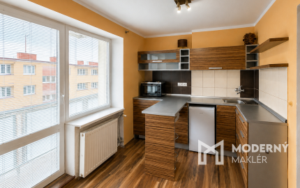 Na prenájom 1-izbový byt s balkónom vo vyhľadávanej lokalite Sihoť v Trenčíne