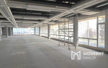 Obchodný priestor 400 m2, s oknami na ulicu, na 1. poschodí OD DARGOV, Košice - centrum