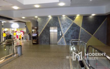 Obchodný priestor 400 m2, s oknami na ulicu, na 1. poschodí OD DARGOV, Košice - centrum