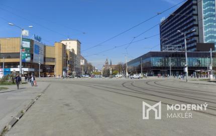 Obchodný priestor 400 m2, s oknami na ulicu, na 1. poschodí OD DARGOV, Košice - centrum