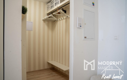 Na PREDAJ 2-izbový byt s VEĽKOU TERASOU a PARKOVACIM MIESTOM