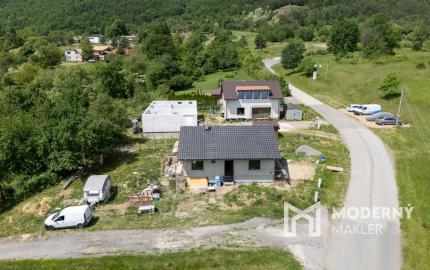 Na predaj novostavba rodinného domu pod lesom – Prestavlky pri Žiari nad Hronom