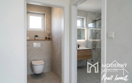 SOKOLOVCE / Exkluzívny 4-izbový bungalov pripravený na kúpu