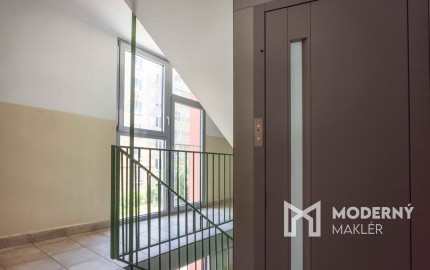 Na prenájom utulný 2-izbový byt v širšom centre Bratislavy – Nové Mesto