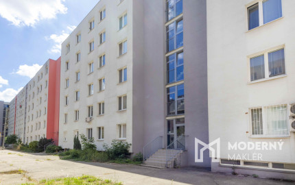 Na prenájom utulný 2-izbový byt v širšom centre Bratislavy – Nové Mesto
