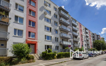 Na prenájom utulný 2-izbový byt v širšom centre Bratislavy – Nové Mesto