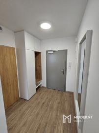 Klimatizovaný 2 izb. byt s parkovaním Ovocné Sady