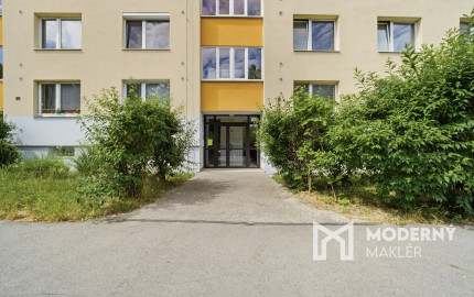Investičná príležitosť vo Vrakuni – priestranný 2-izbový byt 64 m² s lodžiou na Čiližskej ulici
