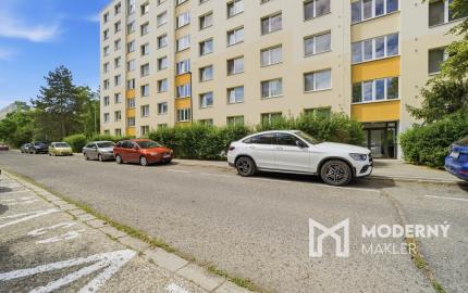 Investičná príležitosť vo Vrakuni – priestranný 2-izbový byt 64 m² s lodžiou na Čiližskej ulici