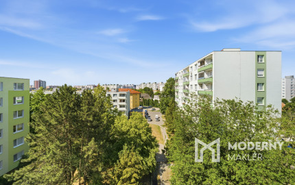 Investičná príležitosť vo Vrakuni – priestranný 2-izbový byt 64 m² s lodžiou na Čiližskej ulici