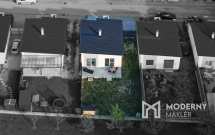 Na predaj zariadený rodinný dom s terasou – Dvorec, časť Sliezska Osada