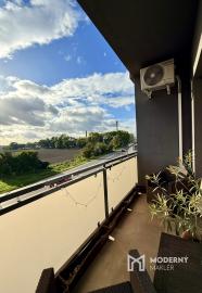 Stačí sa nasťahovať – moderný 2-izbový byt s balkónom a parkovacím miestom