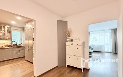 Štýlový 2-izbový byt 75 m² prerobený z 3i bytu, v projekte 500 bytov na Nivách