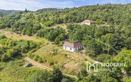 Výnimočný pozemok s RD a nádherným výhľadom na Svätý Jur