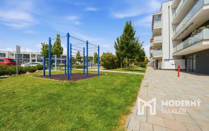 Na predaj 3-izbový byt s veľkorysou terasou a parkovaním, Dunajská Lužná