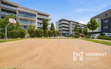 Na predaj 3-izbový byt s veľkorysou terasou a parkovaním, Dunajská Lužná