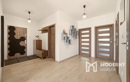 Na predaj 3-izbový byt s veľkorysou terasou a parkovaním, Dunajská Lužná