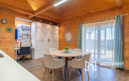 Na predaj rodinný s výhľadom na Vysoké Tatry a jazierkom na kúpanie