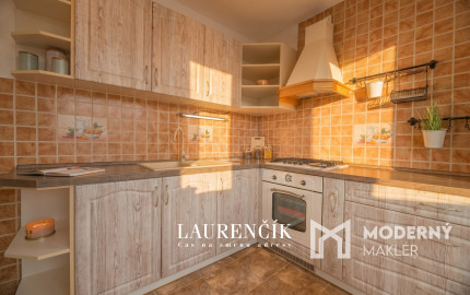 NA PRENÁJOM | 3 - IZBOVÝ BYT V ŠIRŠOM CENTRE TRENČÍNA | PET FRIENDLY