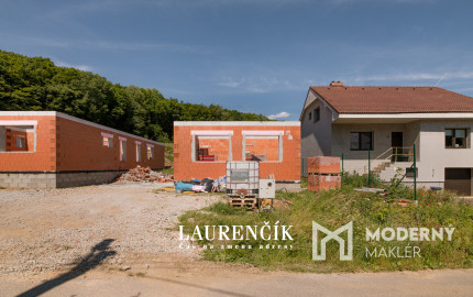 NA PREDAJ | 4 - IZBOVÝ RODINNÝ DOM | MELČICE LIESKOVÉ - ČASŤ DOLINA