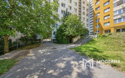 Na predaj 3-izbový byt s dvoma loggiami, BA - Karlova Ves