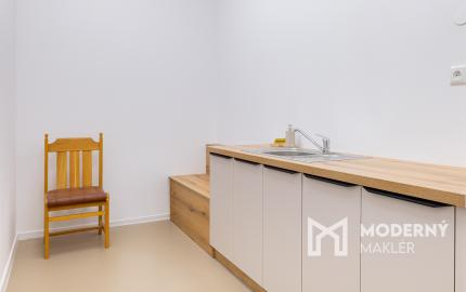 Na odstúpenie zabehnutý svadobný salón v Bardejove