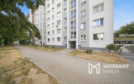 Na predaj 4-izbový byt s výhľadom na Malé Karpaty v Rači