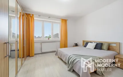 Na predaj priestranný 4-izbový byt v rodinnom dome blízko Senca