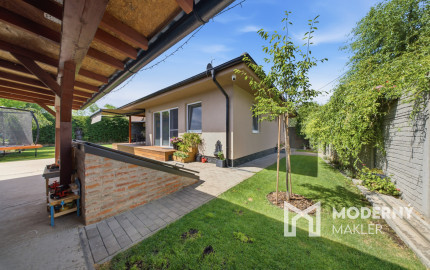 Na predaj 4- izbový rodinný dom vo Veľkých Levároch