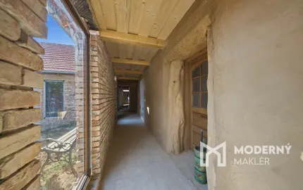 Na predaj útulný zrekonštruovaný 4-izbový vidiecky dom v Dolnom Lopašove