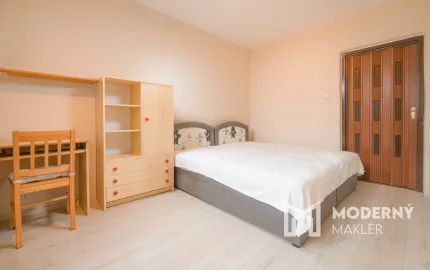 Na predaj 3-izbový byt s balkónom v Trenčíne na ulici Halalovka