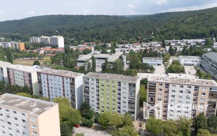 Na predaj 3-izbový byt (pôvodne 2-izbový) v Bratislave - Lamač