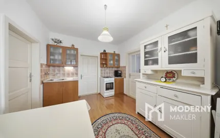 Na predaj útulný 3-izbový dom po rekonštrukcii s pozemkom v Dolnom Jatove