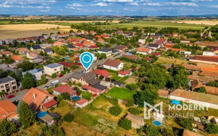 Na predaj veľkometrážny 4-izbový rodinný dom v obci Jur nad Hronom