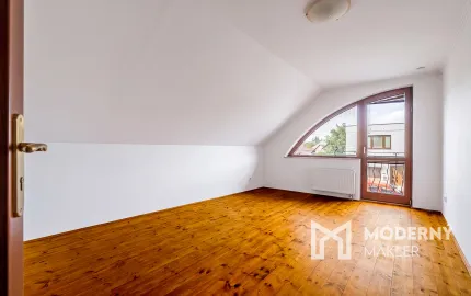 Na predaj veľkometrážny 4-izbový rodinný dom v obci Jur nad Hronom