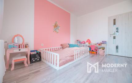 Na predaj štýlový 3-izbový byt so šatníkom v Trenčíne – Sídlisko Juh II