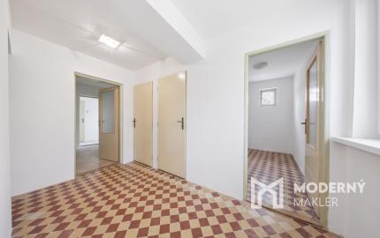 Na predaj priestranný 3-izbový rodinný dom v Suchej nad Parnou