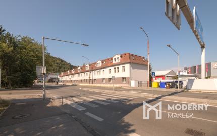 NA PREDAJ | 2 - IZBOVÝ BYT V ŠIRŠOM CENTRE | TRENČÍN - G. M. R. ŠTEFÁNIKA