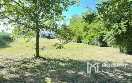 Na predaj stavebný pozemok v obci Urmince
