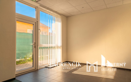 NA PRENÁJOM | OBCHODNÝ PRIESTOR V ŠIRŠOM CENTRE | TRENČÍN - UL. I. OLBRACHTA