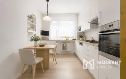 Na predaj svetlý 3-izbový byt s balkónom v Karlovej Vsi – blízko lesa a centra