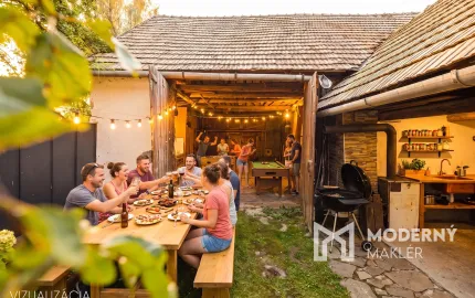 Na predaj priestranný vidiecky dom v obci Helcmanovce