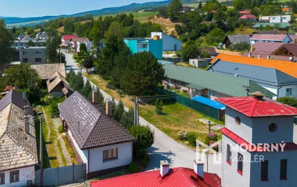 Na predaj priestranný vidiecky dom v obci Helcmanovce