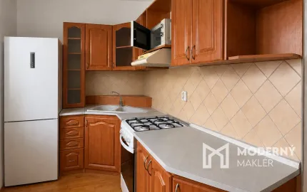 Na prenájom kompletne zrekonštruovaný 2-izbový byt s loggiou v centre Martina