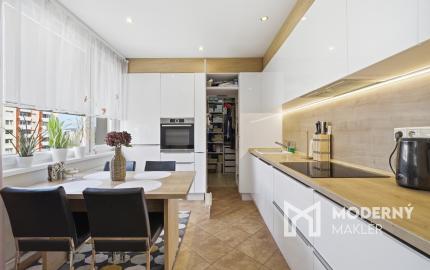 Na predaj priestranný 3,5-izbový byt na Klokočine v Nitre