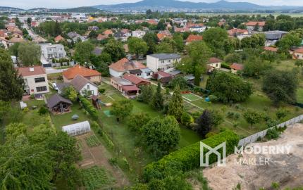 Na predaj rodinný dom s veľkou záhradou ideálny na bývanie aj podnikanie v Nitre