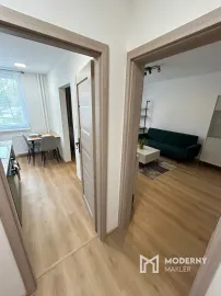 Na prenájom vkusne zrekonštruovaný 2-izbový byt pri OC Retro, Ružinov