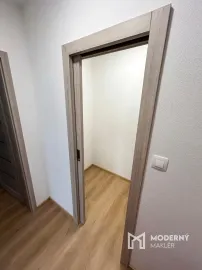 Na prenájom vkusne zrekonštruovaný 2-izbový byt pri OC Retro, Ružinov