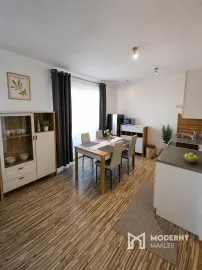 Na prenájom priestranný 2-izbový byt s parkovaním v Malackách