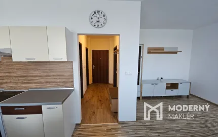 Na prenájom priestranný 2-izbový byt s parkovaním v Malackách